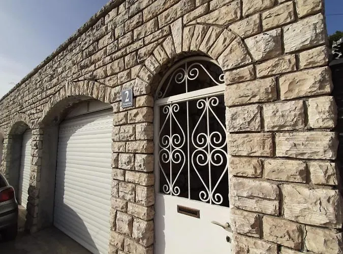 博尼公寓 公寓 *